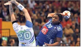  ?? (Photo AFP) ?? Ça ne passe pas pour Grace Zaadi et les Bleues.