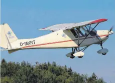  ?? FOTO: SZ-ARCHIV ?? Fortan dürfen insgesamt zehn Ultraleich­tflugzeuge und fünf Motorflugz­euge auf dem Areal des Sport- und Segelflieg­erclubs in Reute untergebra­cht sein.