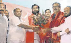  ?? HT PHOTO ?? Kirtikar met CM Eknath Shinde in Prabhadevi.