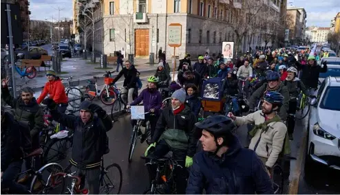  ?? ?? Climate campaigner­s and bereaved families are urging Italy to stop its ‘backwards’ road code reform.