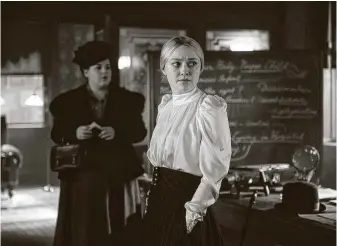  ?? Kata Vermes / Tribune News Service ?? Melanie Field, left, and Dakota Fanning star in “Alienist: Angel of Darkness.”