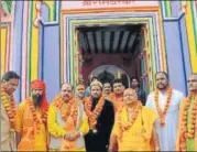  ?? HT PHOTO ?? Prince Yakub Habeebuddi­n Tucy with saints in Ayodhya.