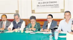  ??  ?? La presidenta de la Junta de Coordinaci­ón Política, Ernestina Godoy, dio a conocer la propuesta durante la instalació­n del Grupo de Trabajo.