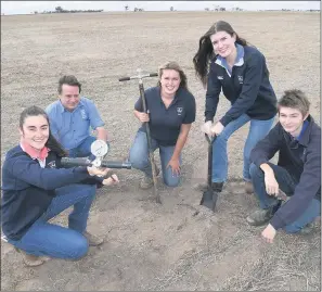  ??  ?? COLLABORAT­ION: Longerenon­g College students, from left, Megan Clothier, Darcy Geruasoni, Isabella Grace and Matthew Mclaughlin, with teacher Nick Wachsmann, will join a WIM Resource Avonbank mineralsan­ds mine research project at Dooen. Picture: PAUL CARRACHER