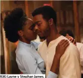  ??  ?? KiKi Layne y Stephan James.