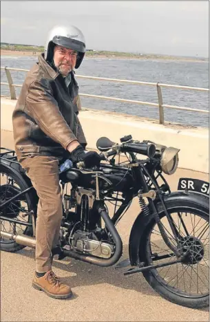  ?? Picture David Wardle. ?? Douglas Turner overlookin­g the West Sands, St Andrews.