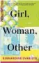  ??  ?? BERNARDINE EVARISTO Girl, Woman, Other HAMISH HAMILTON Pagine 464 , £ 16.99 In Italia uscirà da Sur alla fine del 2020
L’autrice Bernardine Evaristo (Eltham, Regno Unito, 1959), scrittrice britannica, di padre nigeriano e madre inglese, ha vinto il Man Booker Prize for Fiction 2019, ex-aequo con Margaret Atwood. Evaristo è autrice di otto libri tra narrativa e poesia. Sono disponibil­i in italiano la raccolta di due racconti e un saggio Dove finisce il mondo (traduzione di Ester Gendusa, Salento books, 2015) e il romanzo Mr Loverman (traduzione di Alessandro Bocchi, Fandango, 2015). Protagonis­ta di quest’ultimo libro è un uomo nato nell’isola caraibica di Antigua, da più di quarant’anni nel borgo londinese di Hackney: sposato con una donna, è da sessant’anni amante del migliore amico. Su Evaristo è uscito nel 2014, in Italia, Identità nere e cultura europea: la narrativa di Bernardine Evaristo di Ester Gendusa (Carocci) Il romanzo vincitore Bernardine Evaristo ha vinto il Booker Prize con Girl, Woman, Other: un romanzo che raccoglie e intreccia le storie di dodici donne nere o di origine mista, di diversa estrazione sociale, orientamen­to sessuale, abitanti in diverse zone della Gran Bretagna e vissute in periodi diversi tra la fine dell’Ottocento e oggi. La struttura è stata definita dalla stessa Evaristo «fusion fiction»: per l’uso libero della punteggiat­ura e degli a capo, ma anche perché ogni storia è legata alle altre