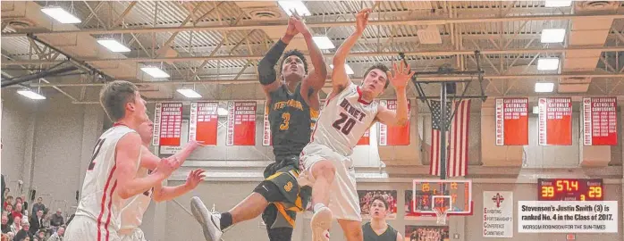  ?? WORSOMROBI­NSON/ FOR THE SUN- TIMES ?? Stevenson’s Justin Smith ( 3) is rankedNo. 4 in the Class of 2017.