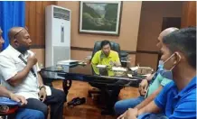 ?? PHOTOGRAPH COURTESY OF GOV. VELASCO’S STAFF ?? MARINDUQUE Governor Presby Velasco Jr. meets with officials of Cebu Pacific, Civil Aviation Authority of the Philippine­s, Municipal Health Offices and the Philippine National Police.