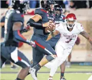  ?? [PHOTO BY NATE BILLINGS, THE OKLAHOMAN ARCHIVES] ?? Oklahoma cornerback Jordan Thomas remembers vividly last year’s game against Texas Tech, when the Red Raiders threw for 734 yards against the Sooners. Tech visits Norman on Saturday.