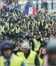 ?? THIBAUD MORITZ / AFP ?? Right: Protesters take part in a “yellow vest” anti-government demonstrat­ion on Saturday in Bordeaux, southweste­rn France.