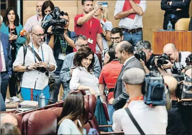  ?? DANI DUCH / ARCHIVO ?? La foto premiada: Isabel Díaz Ayuso, en el debate en el que fue investida presidenta