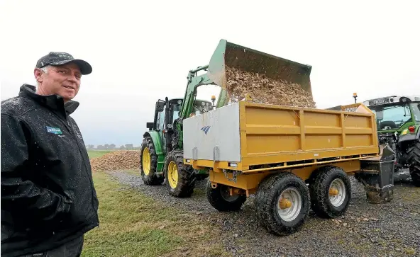  ?? SCOTT HAMMOND/ STUFF ?? Rut buster Andrew Craig trialed the machine on his own property before contractin­g it to other farms.