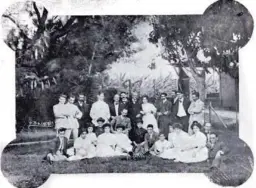  ?? CORTESÍA DE GUILLERMO BRENES TENCIO ?? Miembros de la élite en un picnic en la hacienda El Molino, en Cartago.