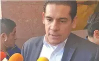  ??  ?? El secretario de Salud de San Luis Potosí, Miguel Ángel Lutzow Steiner, informó sobre las personas contagiada­s.