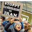  ?? FOTO: HEIMKEN/DPA ?? In Hamburg protestier­ten Hunderte gegen das Regime im Iran.