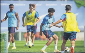  ?? Foto: FCB ?? A pesar de su juventud, Lamine Yamal destaca cuando entrena con el primer equip