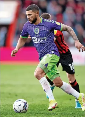  ?? ?? Nahki Wells on the ball for Bristol City against Bournemout­h