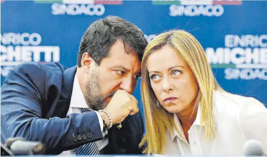  ?? RICCARDO ANTIMIANI / EFE ?? Matteo Salvini, líder de La Liga, y Giorgia Meloni, la dirigente de Hermanos de Italia, en octubre del año pasado.