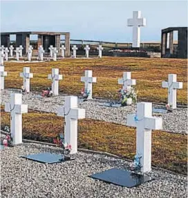  ?? (AP) ?? Cruces. El cementerio de Malvinas en Darwin.