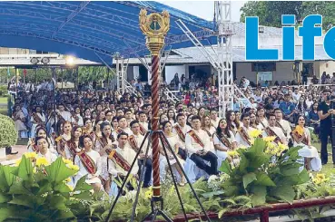  ??  ?? Tacloban’s best and brightest on graduation day