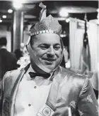  ??  ?? From the Oct. 6, 1963, Houston Post: Ain’t he purty? Sir-Loin House owner Sonny Look, all decked out with a cardboard knight’s visor, at the Houston Restaurant Associatio­n’s Epicurean Evening.