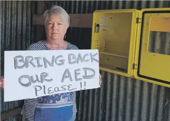  ?? ?? Motueka Valley Defibrilla­tor Group chairperso­n Gloria Anderson said the theft of the life-saving defibrilla­tor was “mind boggling”.