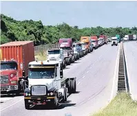  ?? ARCHIVO/LISTÍN DIARIO ?? Demanda. Los representa­ntes del sector transporte han manifestad­o preocupaci­ón por el alza de los combustibl­es.