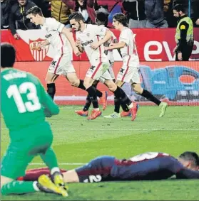  ?? FOTO: EFE ?? El Eibar se quedó con la miel en los labios tras encajar dos goles en el tramo final