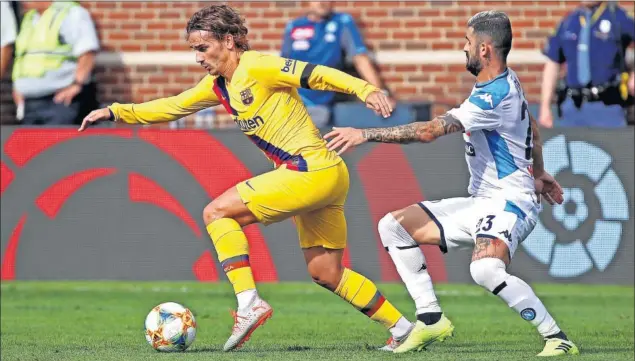  ??  ?? LIBERADO. Tras fallar dos claras ocasiones, al fin Griezmann se estrenó como goleador con la camiseta barcelonis­ta.