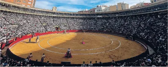  ?? LITUGO/NAUTALIA/EFE ?? Uno de los aspectos más destacados de la recién finalizada Feria de Fallas ha sido la excelente asistencia de público a la plaza