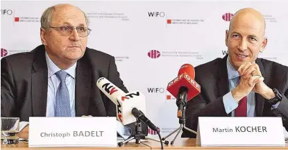  ??  ?? Christoph Badelt ( WIFO) und Martin Kocher ( IHS) korrigiere­n ihre Prognosen nach unten