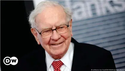  ??  ?? Buffett advised investors to stick to old school trading.
