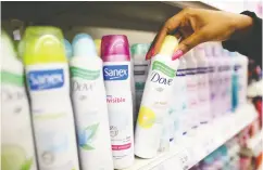  ?? SIMON DAWSON / BLOOMBERG FILES ?? Coronaviru­s lockdowns worldwide have affected the personal hygiene habits of people, which in turn has
had an effect on sales of products such as deodorant.