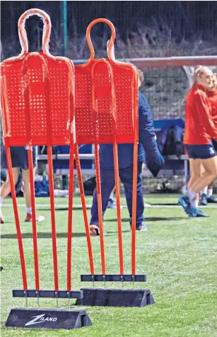  ??  ?? Team bonding: Katie Whyatt (far left) got a chance to train with the Crystal Palace Ladies’ side (above) and was made to feel at home by the squad (left)