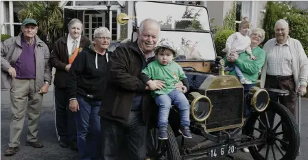  ??  ?? Pat Carey, Willy Carrick, Charlotte Carolan, Mick Nolan, Dylan Mulligan, Kyra Kennedy Kavanagh and Jack Healy get ready to welcome participan­ts in the Garden of Ireland Vintage Car Club Liam Kelly Memorial Run this weekend.