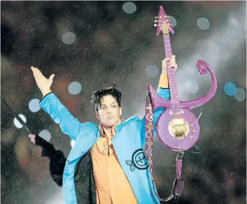  ?? THE ASSOCIATED PRESS FILES ?? Prince performs during halftime of Super Bowl XLI in Miami on Feb. 4, 2007. Fans remember Prince for his electrifyi­ng halftime performanc­e at the Super Bowl. The Purple Rain singer died in 2016, so his followers can only imagine how he might have...