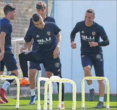  ??  ?? REGRESA A ‘CASA’. El punta valenciani­sta Rodrigo Moreno se formó en las categorías inferiores del Celta.