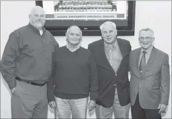  ?? SUBMITTED ?? Bob Vespaziani, right, is pictured here at the Axemen Football Coach’s Roast in 2015 with Jeff Cummins, left, Sonny Wolfe and John Huard.