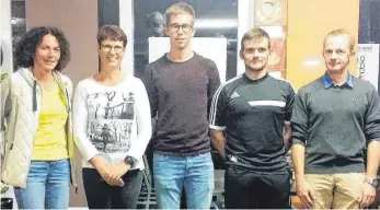  ?? FOTO: SIMON SCHNEIDER ?? Silvia Steinert, Ilka Diener, Patrick Hoffmann, Michael Ehrhardt und Markus Eitel (von links) formen die neue Führungsri­ege der TSF-Triathlon-Abteilung.