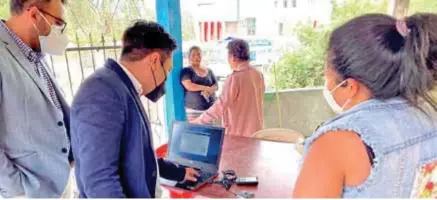  ??  ?? SERVICIOS. La atención en la entidad se cumple con regularida­d según director.