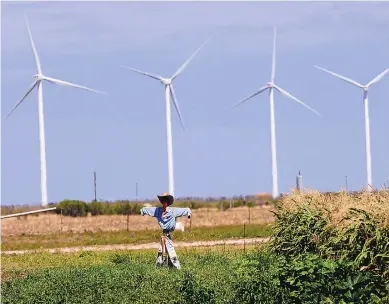  ?? JIM THOMPSON/JOURNAL ?? The Wildcat Wind Farm is part of Exelon Wind in Lovington, New Mexico.