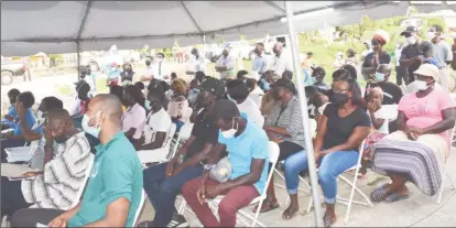  ??  ?? A section of residents at the meeting (Ministry of Housing photo)