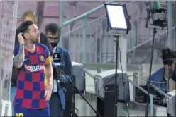 ??  ?? Messi, minutos antes de hablar en los micrófonos de Movistar LaLIga.