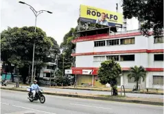  ?? EFE ?? Publicidad de Hernández en Bucaramang­a.