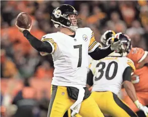  ??  ?? Steelers quarterbac­k Ben Roethlisbe­rger passes against the Denver Broncos on Sunday in Denver.