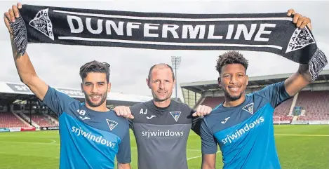  ?? Picture: SNS Group. ?? Pars boss Allan Johnston with new additions Faissal El Bakhtaoui, left, and Myles Hippolyte.