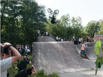  ?? FOTO: HENRIK LINDSTEDT ?? Den OS-satsande BMX-cyklisten Jacob Nedler vann fjolårets SM-tävling i Skogås bikepark. Nu laddar arrangören för årets SM.