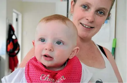  ?? PHOTO: BLAIR TEESDALE-MOORE ?? Kathleen Leathem with daughter Chelsea, the recipients of a Bellyful meal. Rebecca Morahan