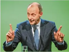  ??  ?? Friedrich Merz will Arbeitnehm­er zur privaten Altersvors­orge mit Aktien ermuntern. Der Vorschlag findet nur wenige Unterstütz­er. Foto: Jan Woitas, dpa